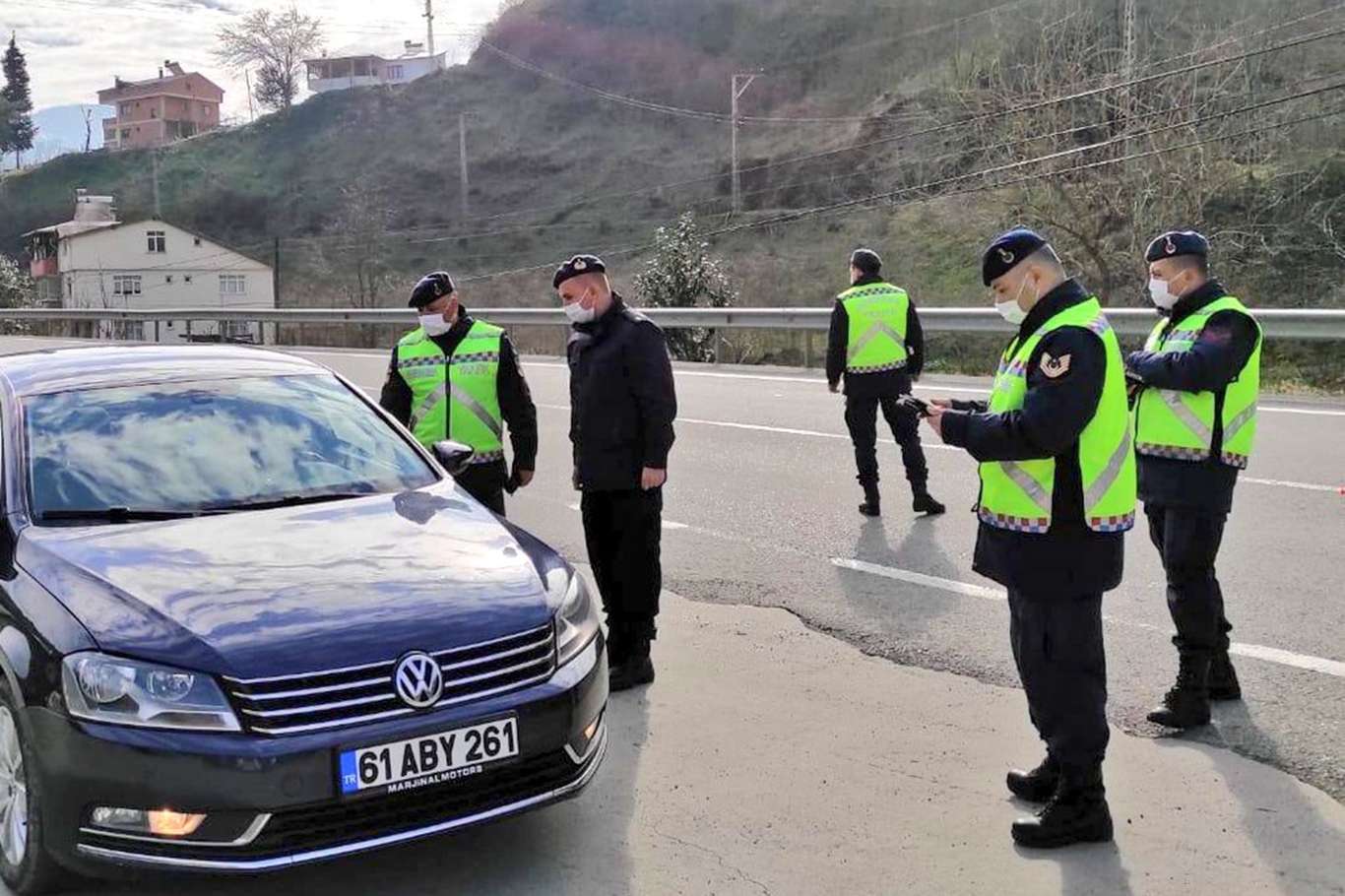 Trabzon'da Covid-19 denetimleri sürüyor